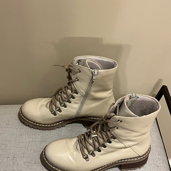 Bertuchi Almond/Cream Leather Lug Sole Lace-up Combat Boots, sz 7.5 - Picture 4 of 6